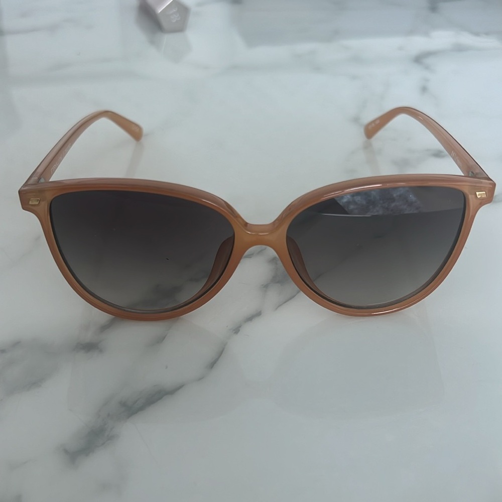 Le Specs Eternally[W]